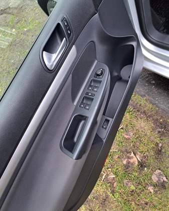 Volkswagen Golf cena 19000 przebieg: 200877, rok produkcji 2007 z Świebodzin małe 172